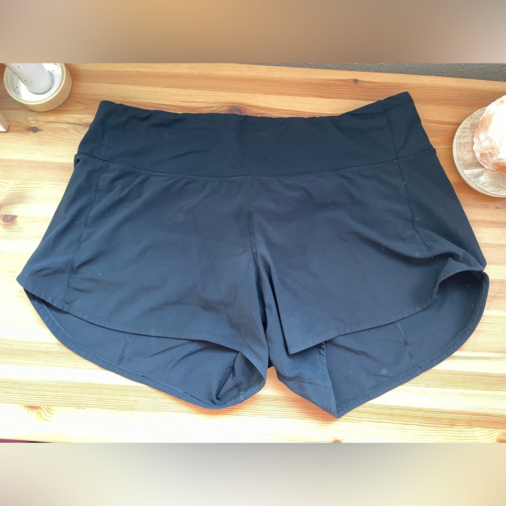Lulu lemon speed short